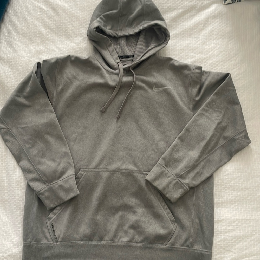 Like new gray NIKE thermafit hoodie sweatshirt with pocket /pouch size large